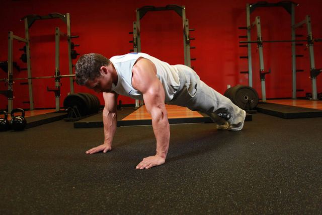 Home Workouts vs Gym: Which Is Better for Your Goals?