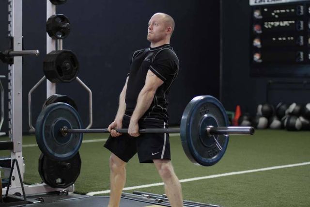Sumo Deadlifts – end position